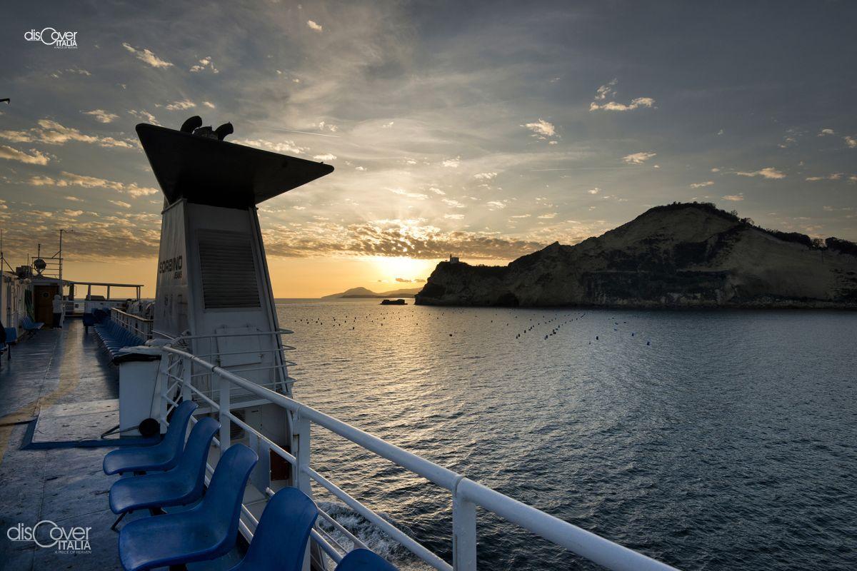 Capo Miseno, dalla villa di Lucullo al faro