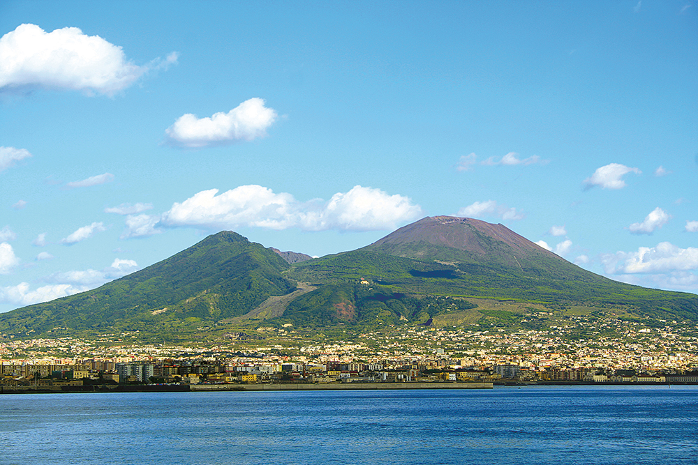 Italy. Naples guil. Vesuvius volcano 